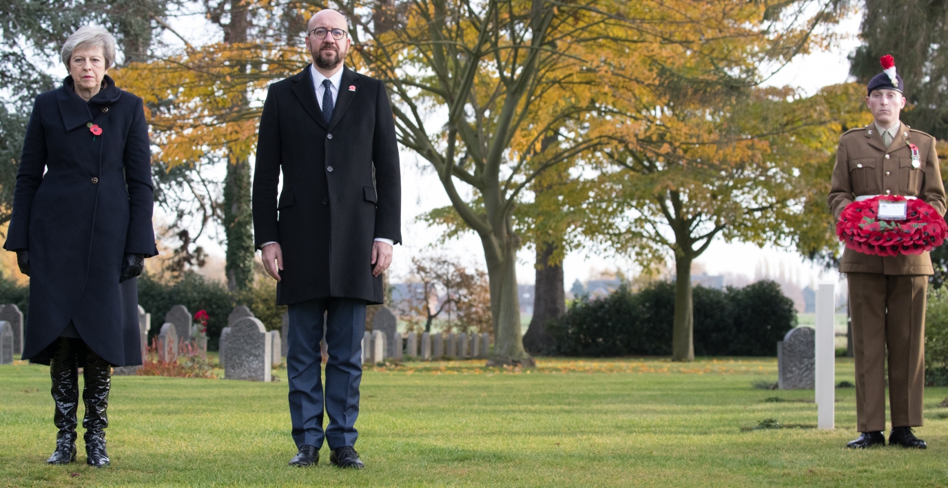 bezoek aan de begraafplaats van Saint-Symphorien in aanwezigheid van H.E. Mevr. Theresa May, eerste minister van het Verenigd Koninkrijk