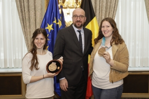 Treffen heute Morgen mit Eléonor Sana und ihrer Begleiterin Chloé. Die beiden Schwestern waren die ersten Athletinnen, die bei den Paralympischen Spielen in Pyeongchang (Südkorea) eine Frauen-Medaille für Belgien gewannen.