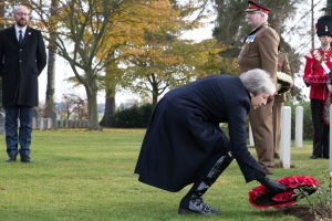 bezoek aan de begraafplaats van Saint-Symphorien in aanwezigheid van H.E. Mevr. Theresa May, eerste minister van het Verenigd Koninkrijk