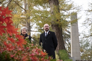 bezoek aan de begraafplaats van Saint-Symphorien in aanwezigheid van H.E. Mevr. Theresa May, eerste minister van het Verenigd Koninkrijk