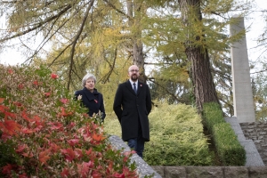 bezoek aan de begraafplaats van Saint-Symphorien in aanwezigheid van H.E. Mevr. Theresa May, eerste minister van het Verenigd Koninkrijk