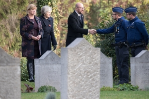 bezoek aan de begraafplaats van Saint-Symphorien in aanwezigheid van H.E. Mevr. Theresa May, eerste minister van het Verenigd Koninkrijk