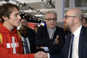 Premier Charles Michel met prins Laurent op het Autosalon